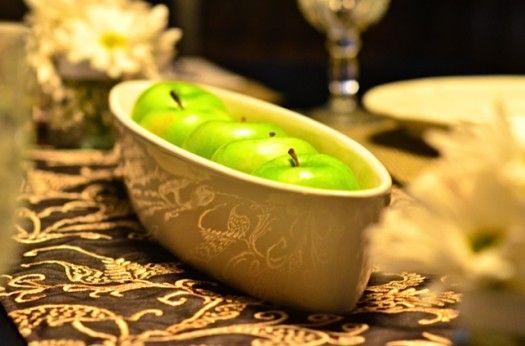 dish of apples