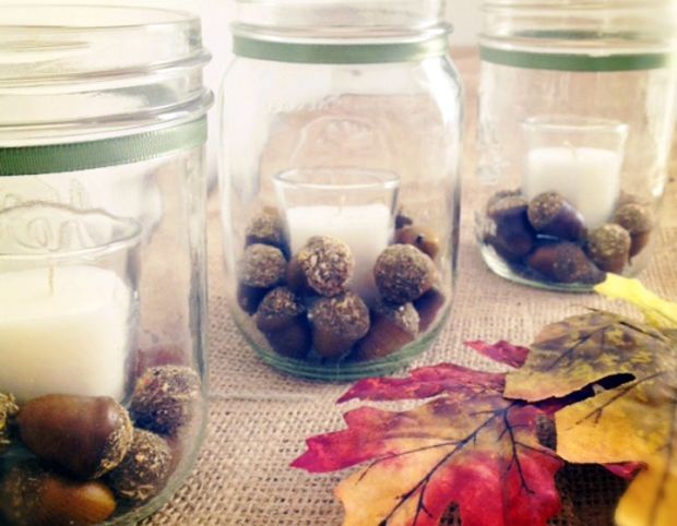 Fall acorn mason jars on Fancy House Road