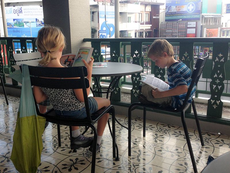 kids reading