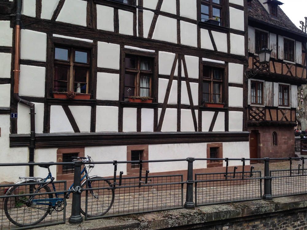 blue bike in strasbourg