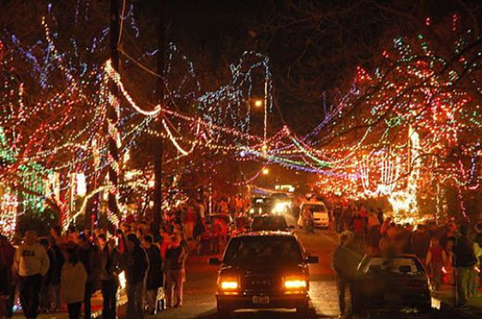 37th Street Austin Christmas lights