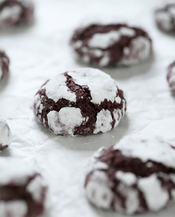 red velvet crinkle cookies