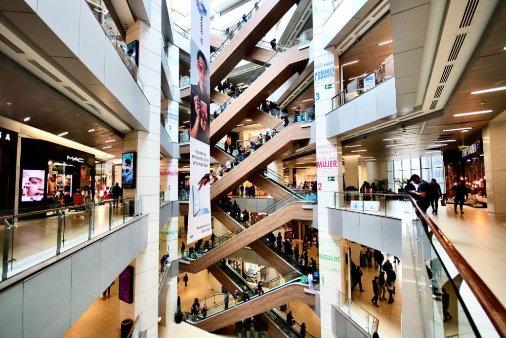 Mall vs. Museum Mall vs. Museum